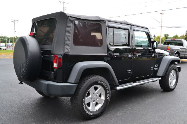 2009 Jeep Wrangler Unlimited 1500 Extended Cargo Clean