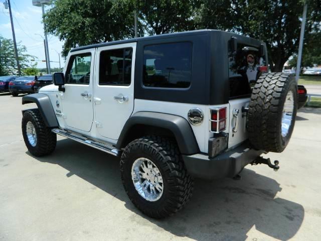 2010 Jeep Wrangler Unlimited Luxury II Model FWD 4.6L V8