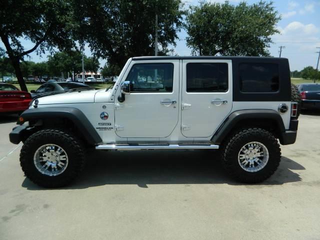 2010 Jeep Wrangler Unlimited Luxury II Model FWD 4.6L V8