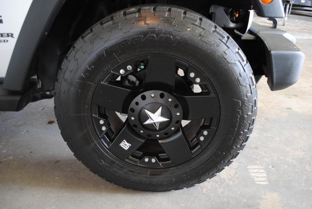 2010 Jeep Wrangler Unlimited 4dr Sdn 5.5L V8 RWD 55