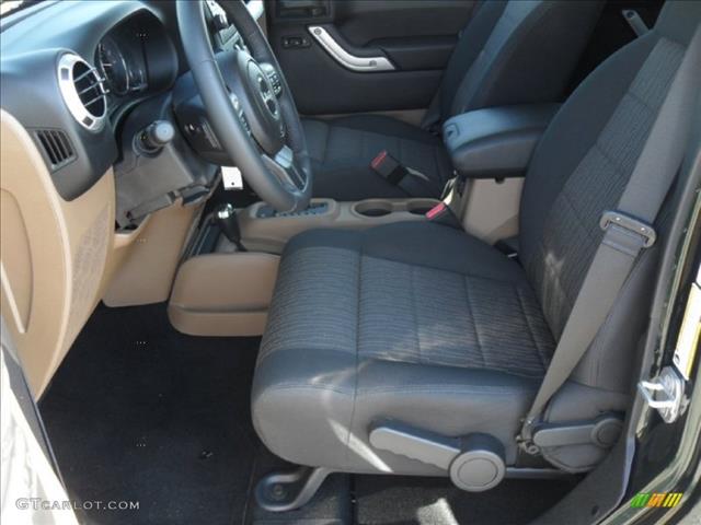 2011 Jeep Wrangler Unlimited 1500 Extended Cargo Clean