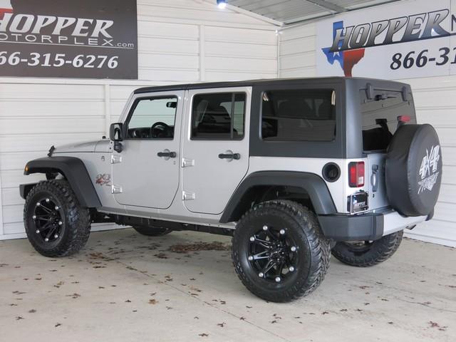 2011 Jeep Wrangler Unlimited Nav-awd-2 Tv/dvd IN Headrests-quads-third-moon-6 C