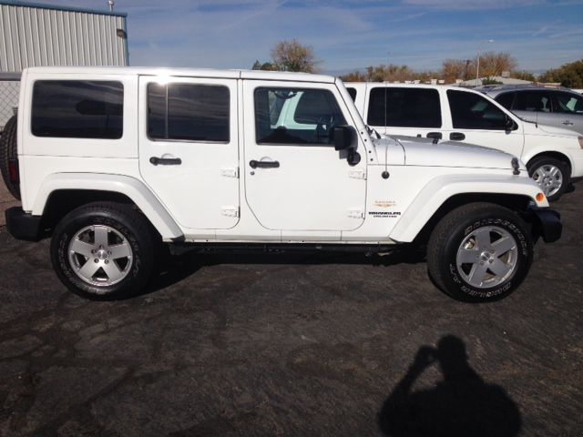 2011 Jeep Wrangler Unlimited 1500 Extended Cargo Clean