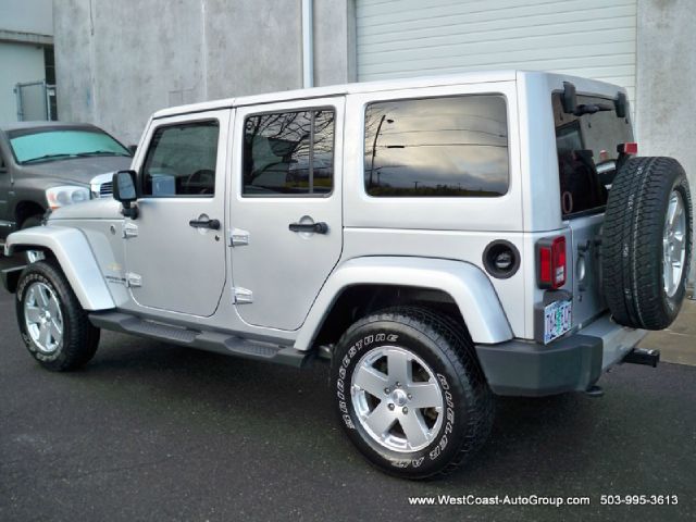 2011 Jeep Wrangler Unlimited 1500 Extended Cargo Clean
