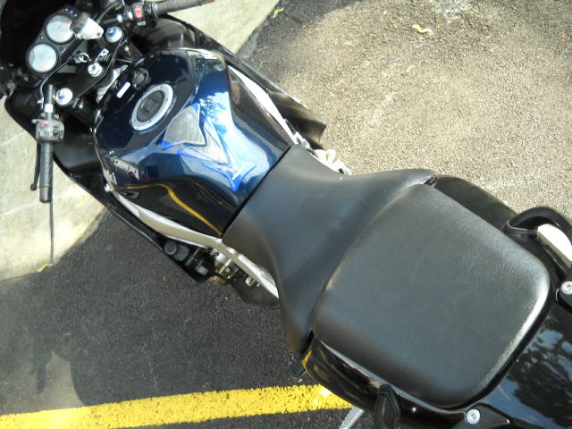 2005 Kawasaki ZZR 600 Carpet Cleaning Vancall NOW