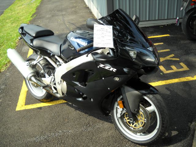 2005 Kawasaki ZZR 600 Carpet Cleaning Vancall NOW