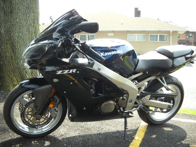 2005 Kawasaki ZZR 600 Carpet Cleaning Vancall NOW