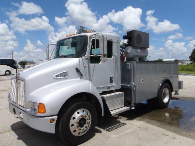2005 Kenworth T-300 mechanic truck Unknown