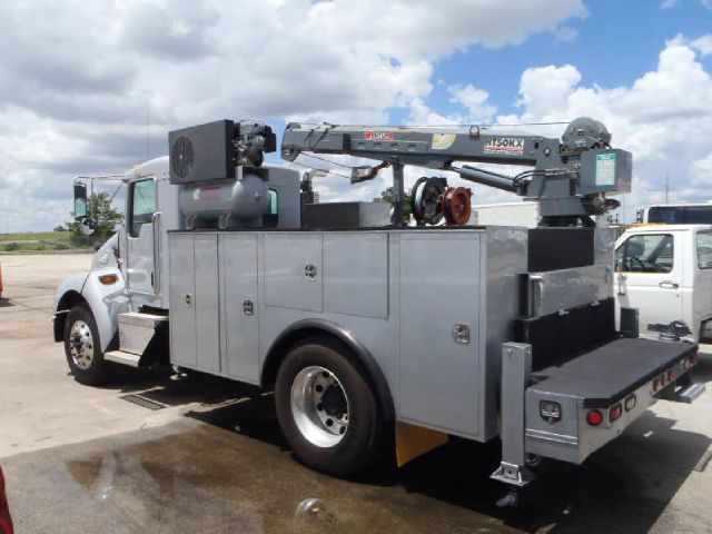 2005 Kenworth T-300 mechanic truck Unknown