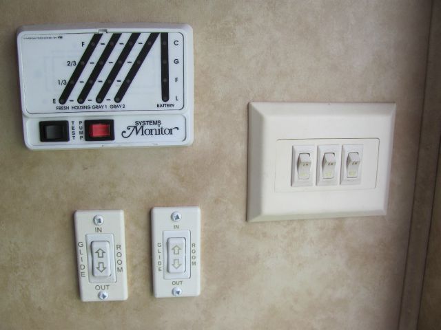 2012 Keystone Laredo 2.0T W/ NAV