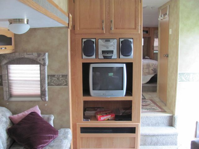 2012 Keystone Laredo 2.0T W/ NAV