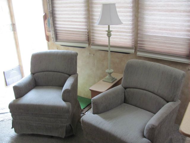 2012 Keystone Laredo 2.0T W/ NAV