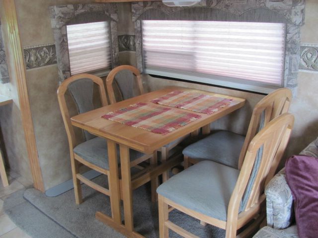 2012 Keystone Laredo 2.0T W/ NAV