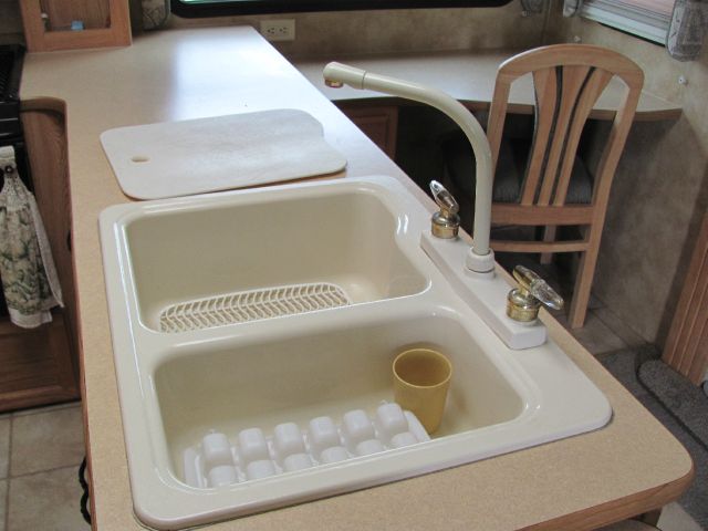 2012 Keystone Laredo 2.0T W/ NAV