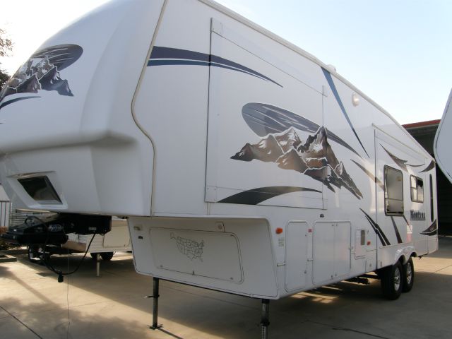 2007 Keystone Montana 3075RLF Unknown