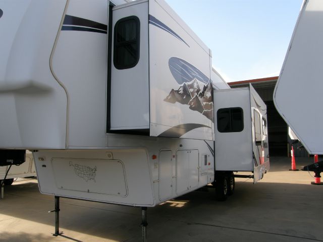 2007 Keystone Montana 3075RLF Unknown
