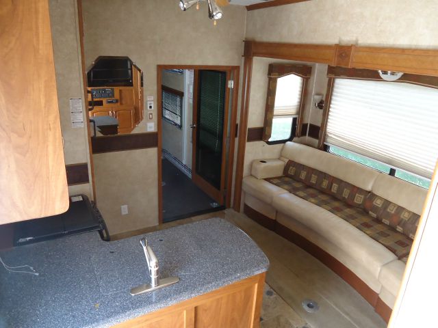 2010 Keystone Raptor Unknown