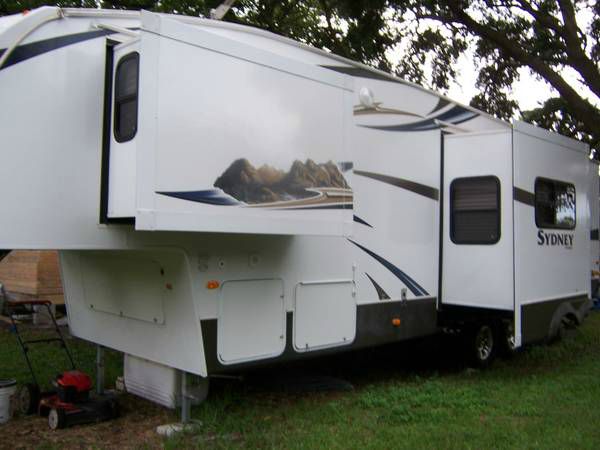 2012 Keystone Sydney 328FRK Unknown