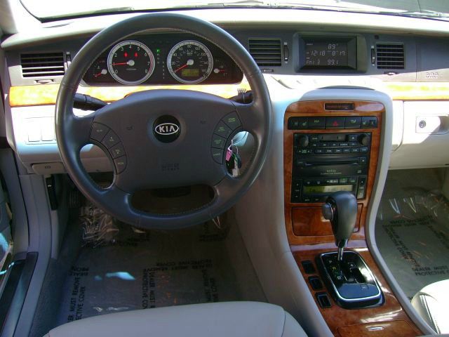 2005 Kia Amanti Unknown