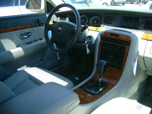 2005 Kia Amanti Unknown