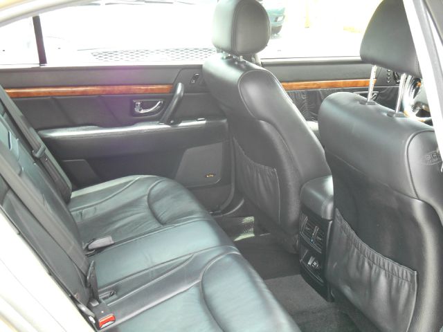 2005 Kia Amanti Base