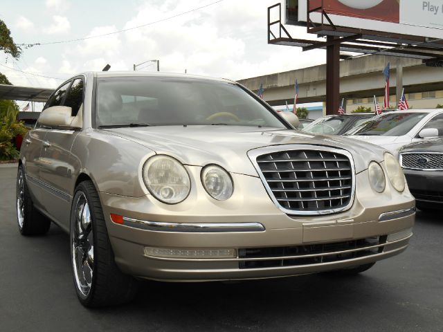 2005 Kia Amanti Base