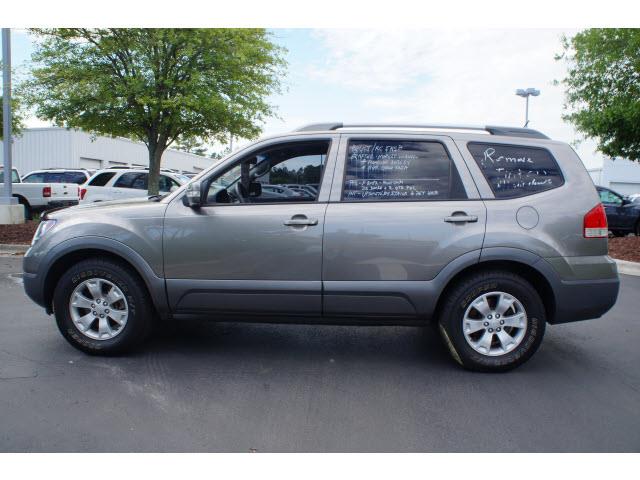 2009 Kia Borrego Unknown