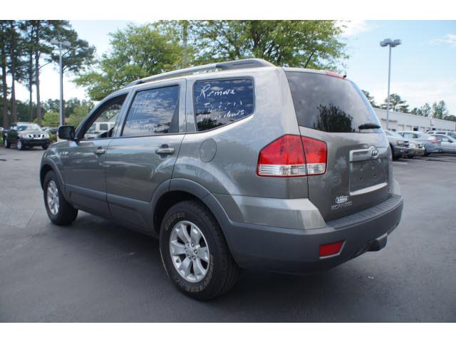 2009 Kia Borrego Unknown