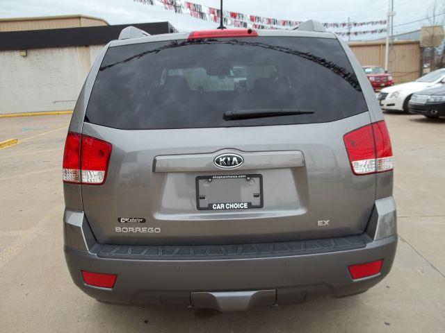 2009 Kia Borrego Open-top