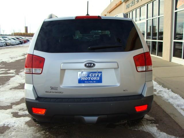 2009 Kia Borrego EXT CAB Sport V6 AUTO 1 Owner