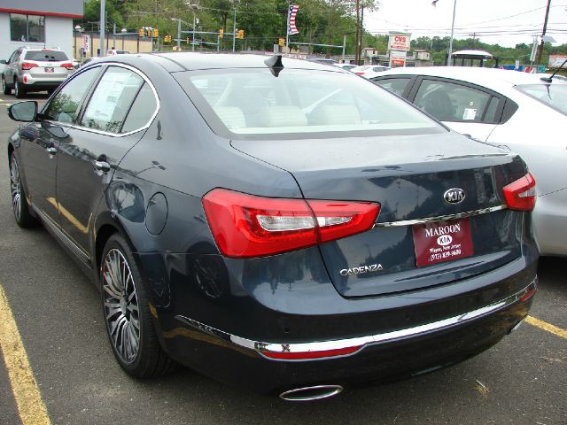 2014 Kia Cadenza Open-top