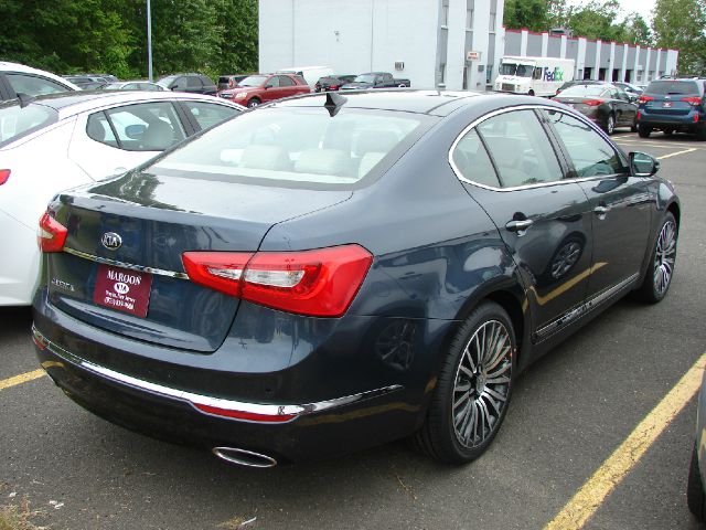 2014 Kia Cadenza Open-top