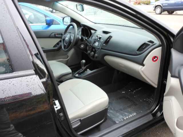 2010 Kia Forte Open-top