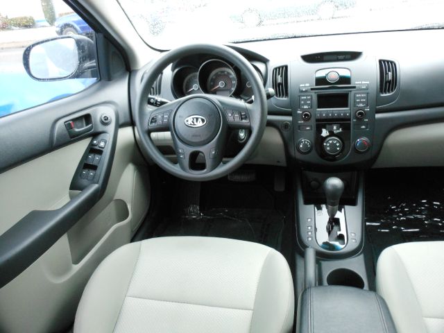 2010 Kia Forte Open-top