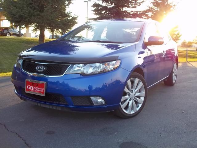 2010 Kia Forte AWD, REAR DVD, Navigation, 3RD ROW, Mem/heat Seats