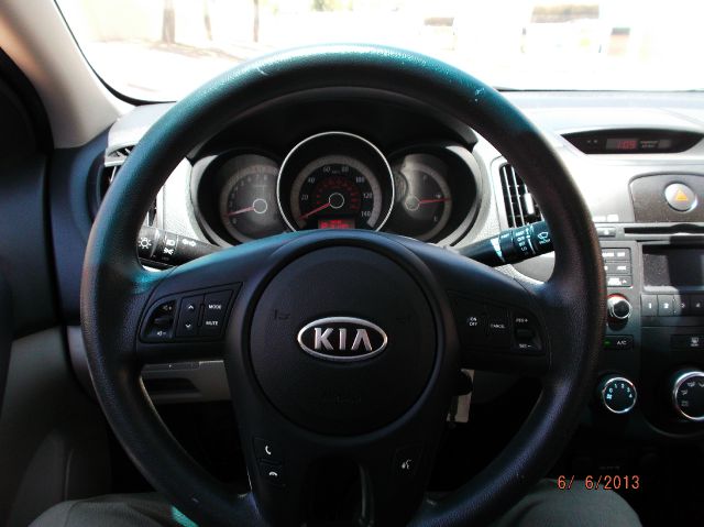 2010 Kia Forte Open-top