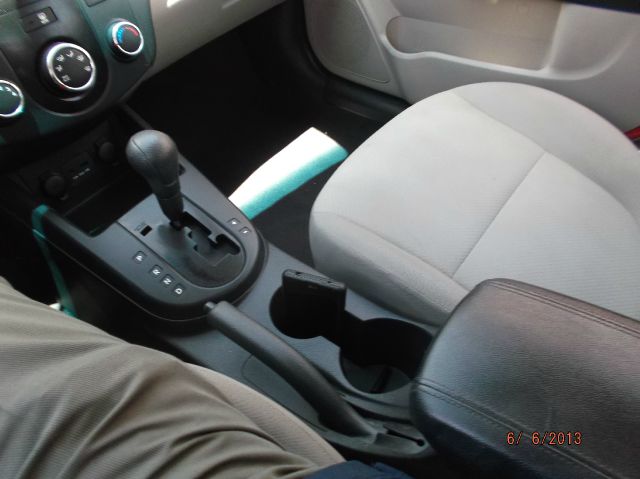 2010 Kia Forte Open-top