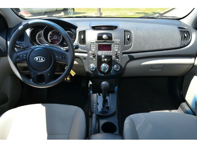 2010 Kia Forte Open-top