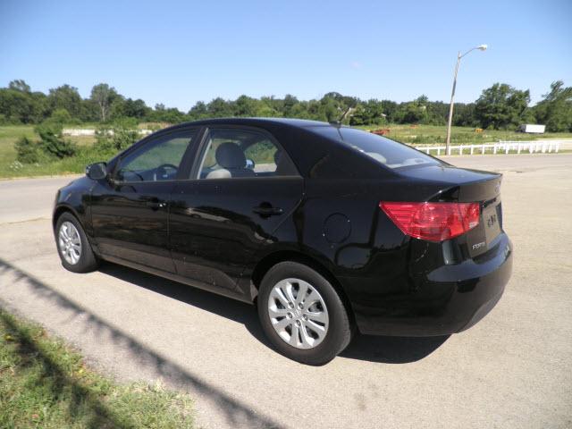 2010 Kia Forte Open-top