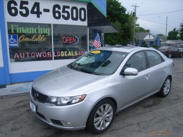 2010 Kia Forte AWD, REAR DVD, Navigation, 3RD ROW, Mem/heat Seats