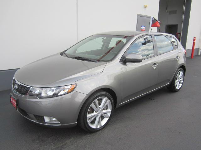 2011 Kia Forte Limited RS (4 Door)
