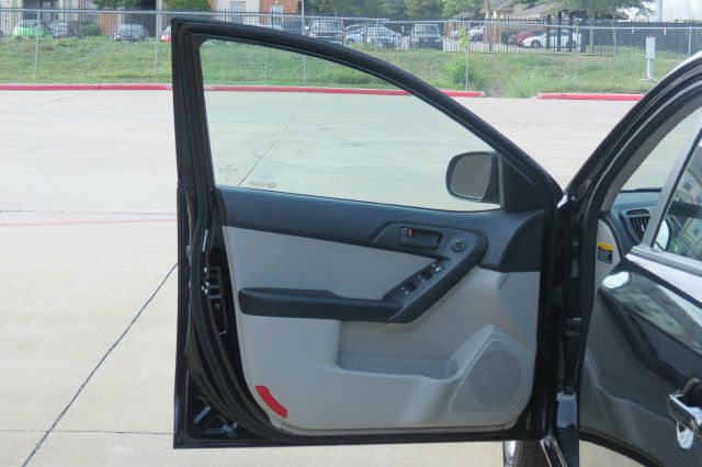 2011 Kia Forte Open-top