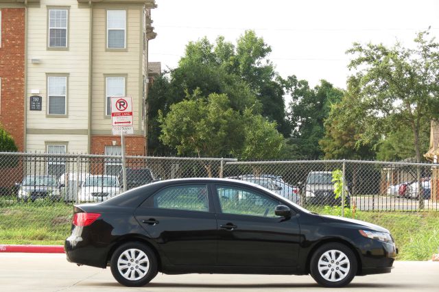 2011 Kia Forte Open-top