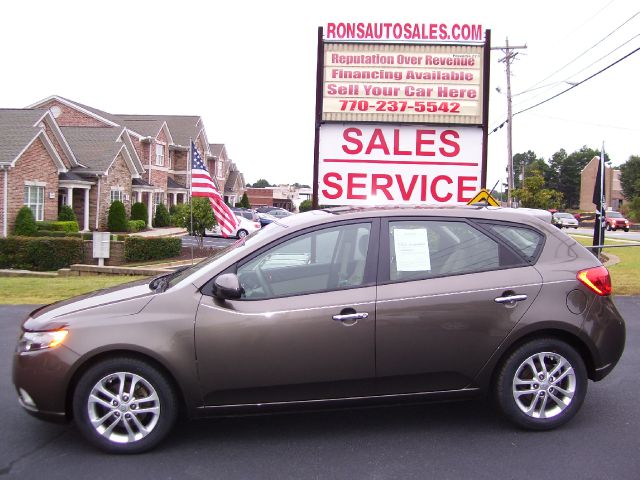 2011 Kia Forte Open-top