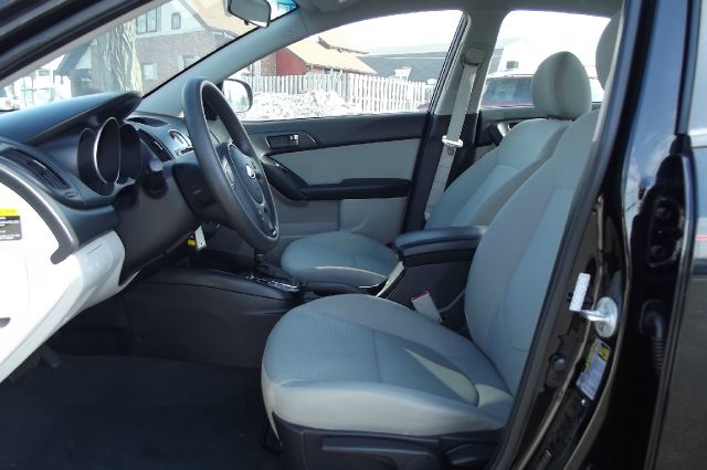 2012 Kia Forte Open-top