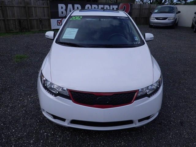 2012 Kia Forte AWD, REAR DVD, Navigation, 3RD ROW, Mem/heat Seats