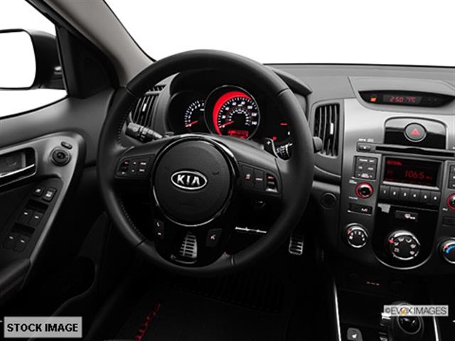 2013 Kia Forte AWD, REAR DVD, Navigation, 3RD ROW, Mem/heat Seats