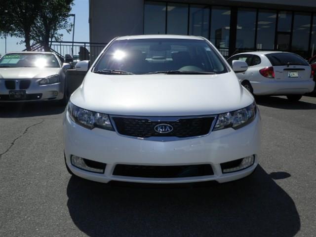 2013 Kia Forte AWD, REAR DVD, Navigation, 3RD ROW, Mem/heat Seats