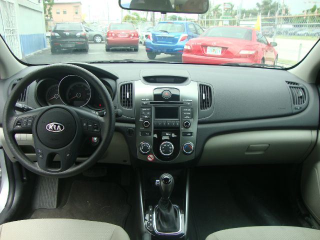 2013 Kia Forte Open-top
