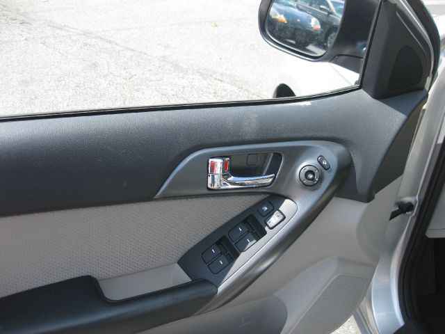 2013 Kia Forte Open-top